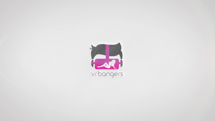 Бесстыжая блондинка в сапожках Emma Hix отдалась своему будущему боссу на собеседовании